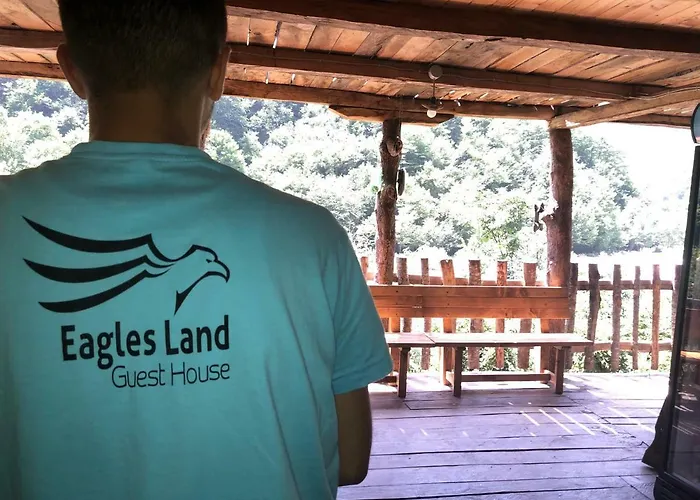 Eagles Land * Moll' e Shoshit