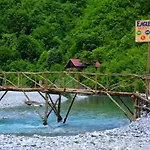 Eagles Land * Moll' e Shoshit