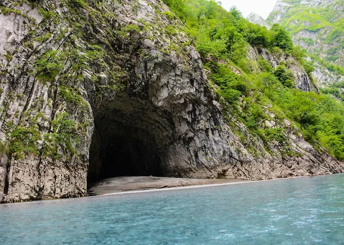 Eagles Land * Moll' e Shoshit