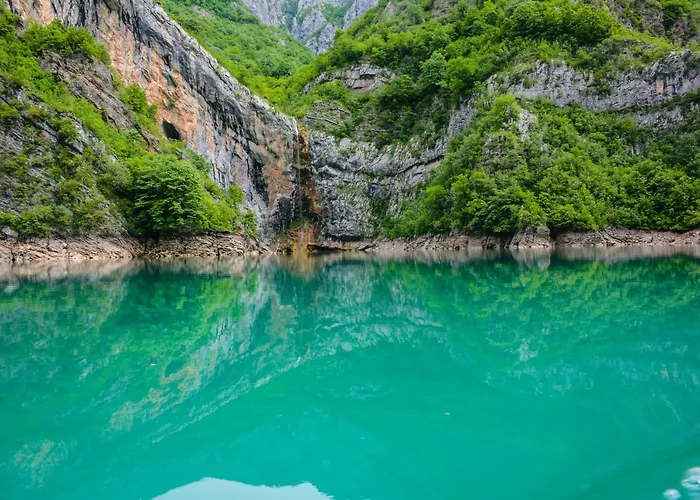 Eagles Land * Moll' e Shoshit